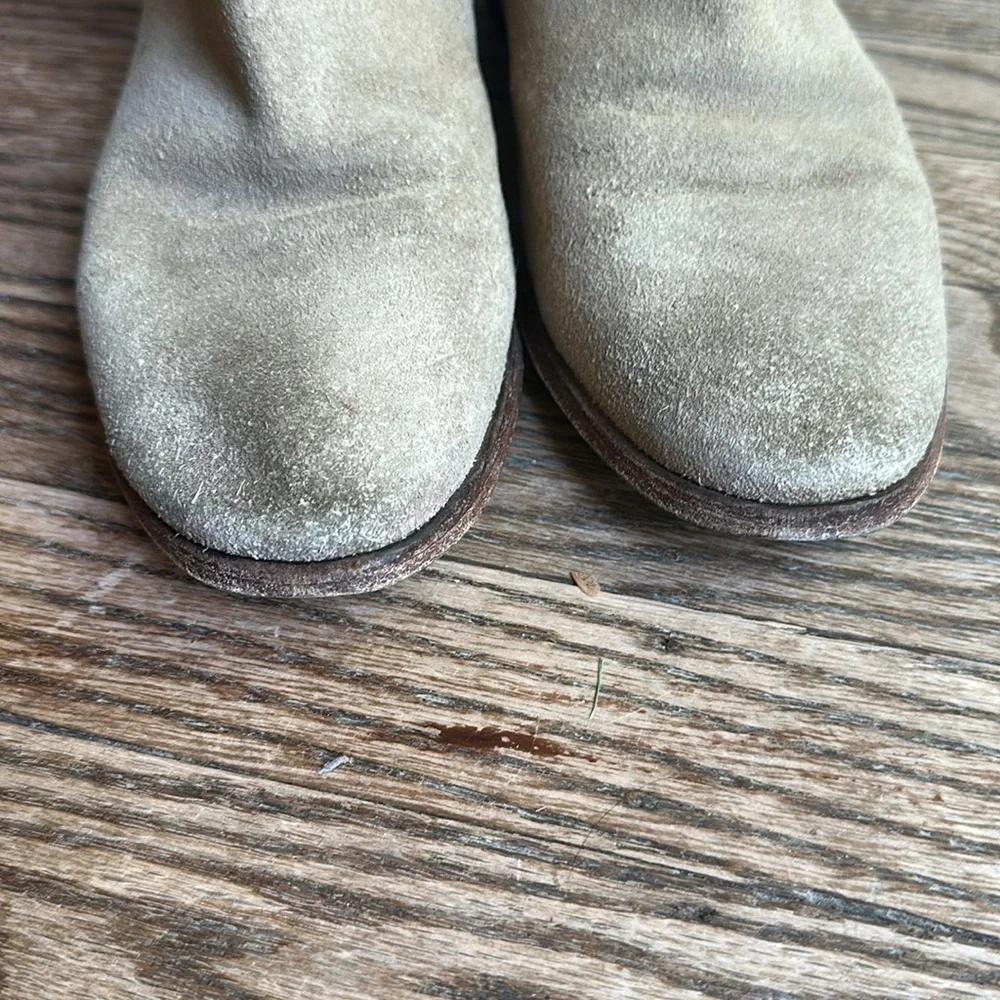 Frye Carson Piping Booties for Women Tan Suede 7.5 GUC